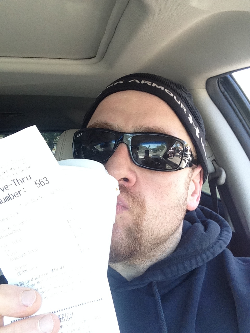 Illustration for article titled Runner Makes Sexy Selfies With Items He Buys With Receipts After Running